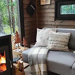 Lapland Landscape With Nature View, Sauna, Fireplace & Kitchen, Yllaes, Aekaeslompolo, Borealis Village Шале