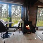 Chalet Lapland Landscape With Nature View, Sauna, Fireplace & Kitchen, Yllaes, Aekaeslompolo, Borealis Village