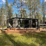 Lapland Landscape With Nature View, Sauna, Fireplace & Kitchen, Yllaes, Aekaeslompolo, Borealis Village Chalet Äkäslompolo