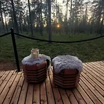 Lapland Landscape With Nature View, Sauna, Fireplace & Kitchen, Yllaes, Aekaeslompolo, Borealis Village *