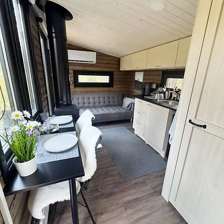 Lapland Landscape With Nature View, Sauna, Fireplace & Kitchen, Yllaes, Aekaeslompolo, Borealis Village Chalet *