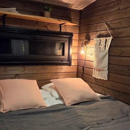 Lapland Landscape With Nature View, Sauna, Fireplace & Kitchen, Yllaes, Aekaeslompolo, Borealis Village Chalet