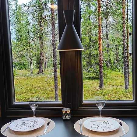 Lapland Landscape With Nature View, Sauna, Fireplace & Kitchen, Yllaes, Aekaeslompolo, Borealis Village 샬레 *