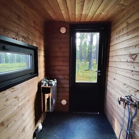 Lapland Landscape With Nature View, Sauna, Fireplace & Kitchen, Yllaes, Aekaeslompolo, Borealis Village *