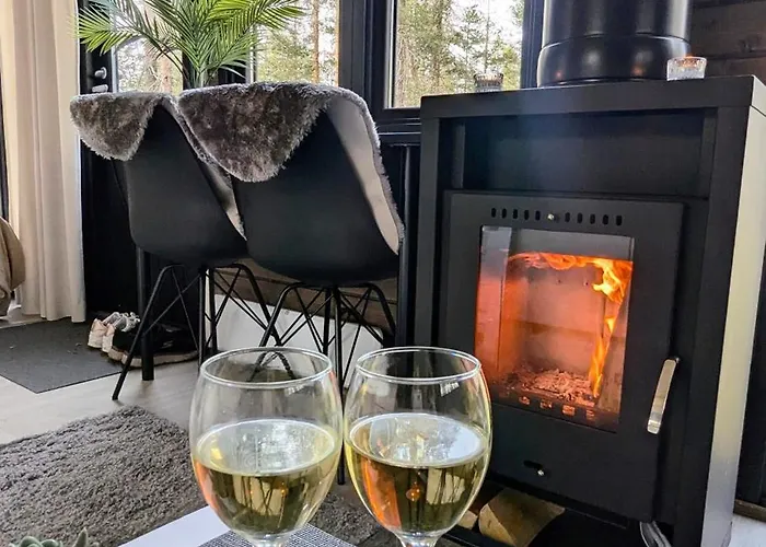 Lapland Landscape With Nature View, Sauna, Fireplace & Kitchen, Yllaes, Aekaeslompolo, Borealis Village Alpstuga Äkäslompolo