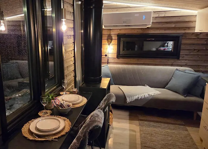 Lapland Landscape With Nature View, Sauna, Fireplace & Kitchen, Yllaes, Aekaeslompolo, Borealis Village